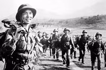 10 “bảo bối” bất khả li thân của bộ đội Cụ Hồ