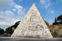 Sững sờ trước kim tự tháp của đế chế La Mã