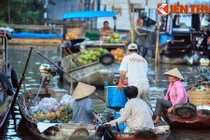 Những điều mê hoặc lòng người ở chợ nổi Cái Bè