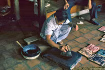 Ngắm làng tranh Đông Hồ năm 1992 qua ống kính người Đức