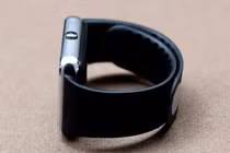 Cận cảnh đồng hồ thông minh inWatch B có khe cắm SIM