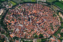 Thị trấn cổ trong hố thiên thạch khổng lồ ở Đức