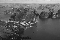 Hạ Long thập niên 1950 cực đẹp trong ảnh chụp từ máy bay