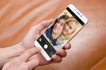 Soi điện thoại Oppo F1 Plus mới lên kệ, giá 9,9 triệu 