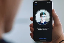 Tính năng Face ID trên smartphone có hại mắt không?