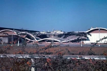 Hình ảnh khủng khiếp về sân bay Tân Sơn Nhất năm 1968