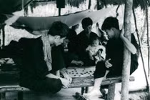 Ảnh độc chiến sĩ Giải phóng trong rừng rậm miền Nam