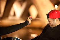 Hiểu và hành xử đúng với những người mắc chứng “khoe cơ thể”