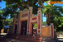 Lạ lùng miếu thờ tổ nghề nguy hiểm nhất Việt Nam