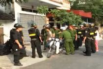 Say xỉn, khóa cửa nhốt ba công an trong nhà