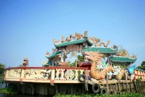 Ngôi miếu mọc lên giữa lòng sông độc nhất Việt Nam