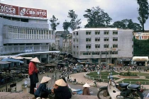 Kho ảnh khổng lồ về VN 1991-1993: Miền mộng mơ Đà Lạt