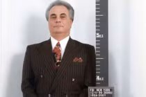 Trùm mafia khét tiếng nhất nước Mỹ: Sống trong “oanh liệt”, chết trong tù tội