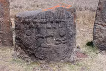 Bãi đá cổ huyền bí không giải mã nổi ở châu Phi 