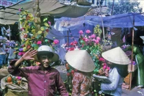 Ảnh cực độc về chợ Tết Nha Trang năm 1964 - 1965 