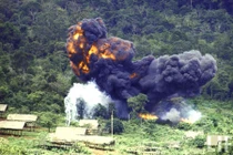 Loạt ảnh rợn người về các phi vụ ném bom VN 1966 (2)