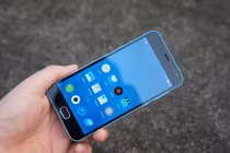 Ảnh mở hộp điện thoại Meizu M2 cấu hình tốt giá 2,5 triệu