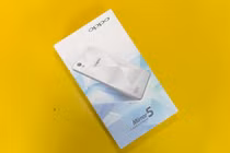 Cận cảnh smarphone OPPO Mirror 5 mặt lưng hiệu ứng kim cương 