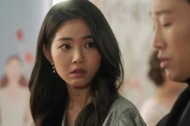 Bí mật sau tiếng động nhạy cảm từ nhà cô hàng xóm nóng bỏng