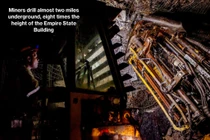 Khai thác vàng trong mỏ khổng lồ dưới lòng đất ở Nam Phi