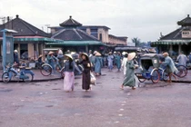 Hình ảnh khó quên về Huế năm 1964 của Lonnie M. Long 