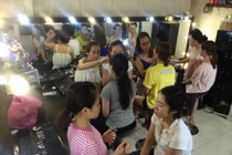 Nỗi buồn của người chọn nghề làm đẹp...cho thiên hạ 