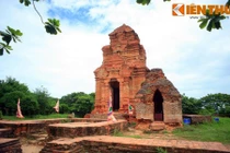 Lặng ngắm tòa tháp Chăm tuyệt đẹp của Phan Thiết