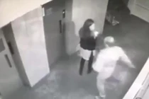 Video: Tên cướp tàn bạo đánh té xỉu cô gái trẻ