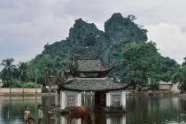 Kho ảnh khổng lồ về VN 1991-1993: Nét trầm mặc chùa Thầy