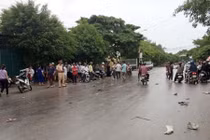 Nghệ An: Xe con đâm xe máy, 3 mẹ con nguy kịch