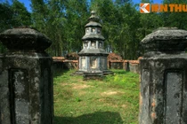 Ngôi mộ cổ có 1-0-2 của hoàng tộc Nguyễn ở Huế