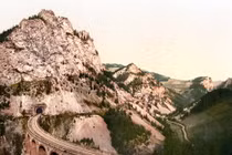 Khám phá kỳ quan đường sắt cổ xưa của thế giới 