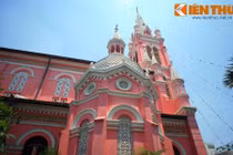 Tận mục nhà thờ cổ màu hồng tuyệt đẹp của Sài Gòn