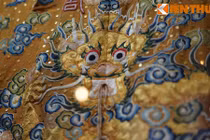 Soi chi tiết hoàng bào lộng lẫy của vua nhà Nguyễn