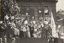 Ngoài Việt Nam, còn quốc gia nào có ngày Quốc khánh năm 1945?