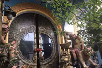 Bên trong ngôi nhà như "hang động Ngưu Ma Vương" ở Hưng Yên