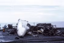 Thảm họa tàu sân bay Mỹ ở vịnh Bắc Bộ 1967 (2) 