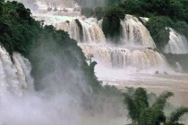 Kho ảnh khổng lồ về VN 1991-1993: Thác Bản Giốc thời ấy