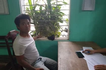 Huế: CSGT phóng mô tô truy đuổi tóm gọn tên cướp trên đường