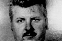 Bệnh hoạn gã hề sát nhân hiếp giết 32 nam giới 