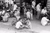 Ảnh độc về trẻ em Sài Gòn 7 thập kỷ trước