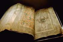 Giải mã sự thật hãi hùng về Cuốn Kinh của Quỷ 