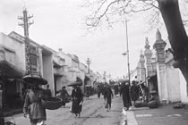 Bộ ảnh cực quý hiếm về đường phố Hà Nội năm 1896