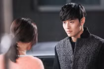 Về nhà dịp nghỉ lễ, chồng chết lặng nghe hàng xóm kể về vợ