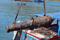 Cận cảnh những khẩu thần công “dưới nước chui lên”