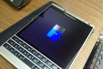 Bất ngờ với hình ảnh BlackBerry Passport Silver Edition chạy Android