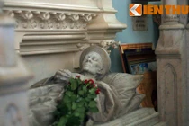 Lăng mộ đặc biệt của đại gia số một Sài Gòn xưa