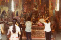 Đời sống tâm linh ở Sài Gòn năm 1972 qua ống kính lính Mỹ