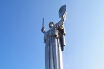 Ngắm tượng đài Xô-viết khổng lồ ở Ukraina