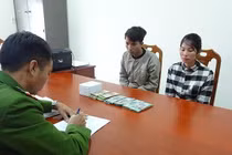 Bắt khẩn cấp "nữ quái" huyện biên giới